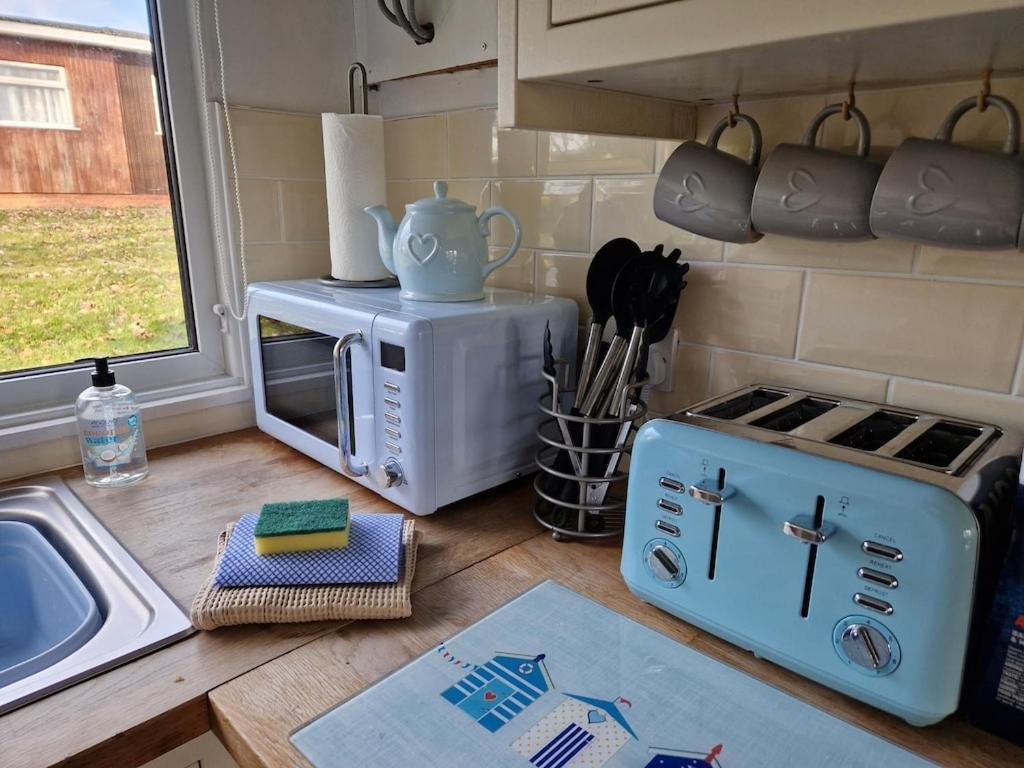 Caldon Holiday Chalet Sleeps 4 In Dartmouth Wifi Electric Inc Pet Friendly Exterior foto